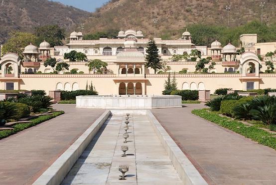 Sisodia Rani Palace